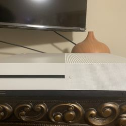 Xbox One S Console + 2 Controllers