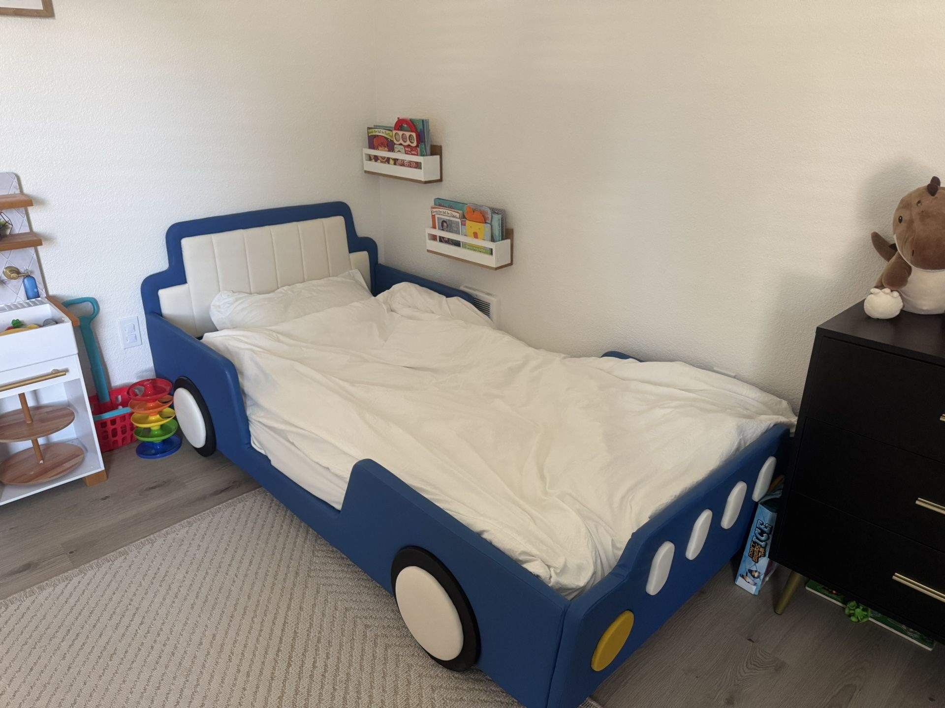 Twin Bed (mattress Not Included)