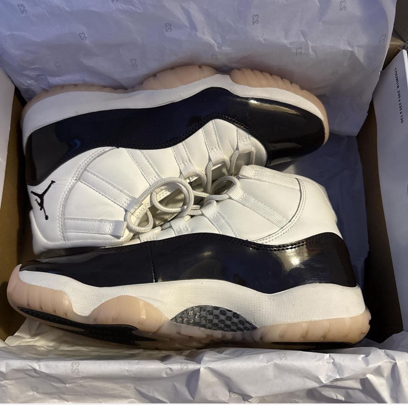 WMNS JORDAN 11 RETRO 'NEAPOLITAN'