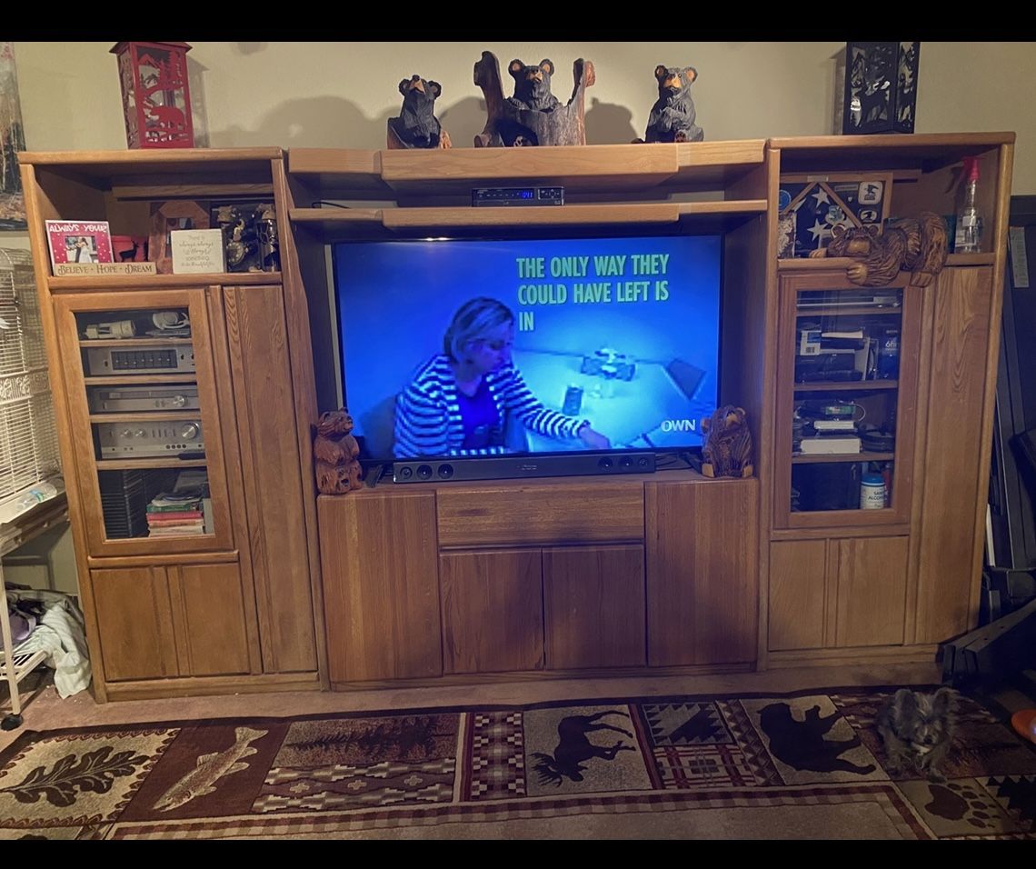 Oak Wall Unit for Sale in Las Vegas, NV OfferUp