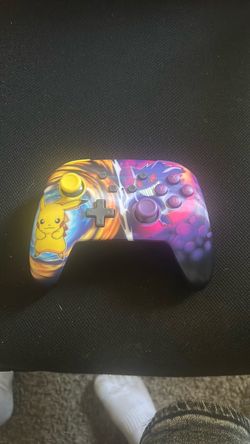Pokémon Pikachu vs Gengar Nintendo Switch Controller