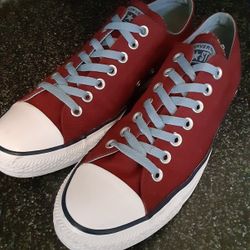 Converse mens 9 Like new 11