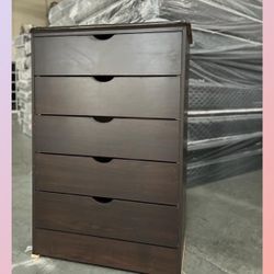 5 drawers dresser / Five drawers dresser