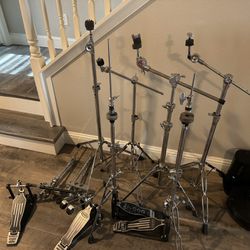 DW/Pearl/Pacific/Tama - Stands, Pedals, Case