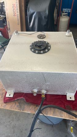 18“ x 20“ x 10 1/2“ tall fuel cell with universal sending unit 18” x 20” x 10 1/2” tall fuel cell with universal sending unit