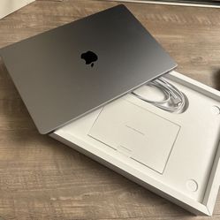MacBook Pro M1 2021 16 Inch - 16GB ram 512 SSD MINT CONDITION