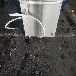 Whirlpool Dishwasher