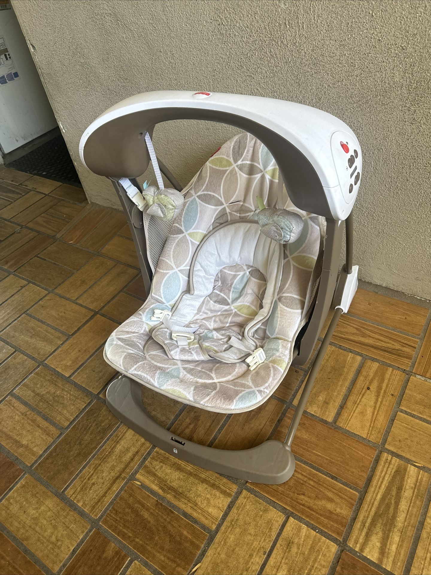 Fisher Price Deluxe Take Along Baby Swing