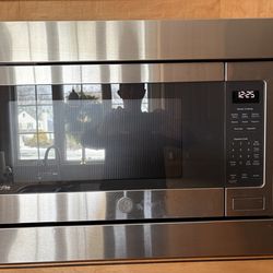 GE PROFILE™ 2.2 CU. FT. COUNTERTOP SENSOR MICROWAVE OVEN