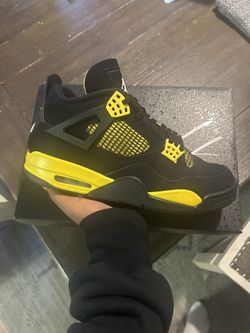 Jordan 4 Thunder
