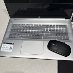 HP 17inc touch screen laptop with wireless mouse