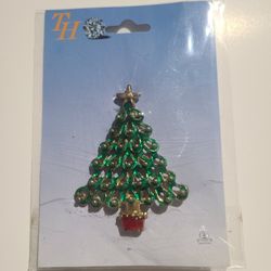 Vintage Christmas Gold Tone Enamel Christmas Tree Brooch Pin 