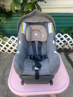 Car seat Newborn ( Nuna)