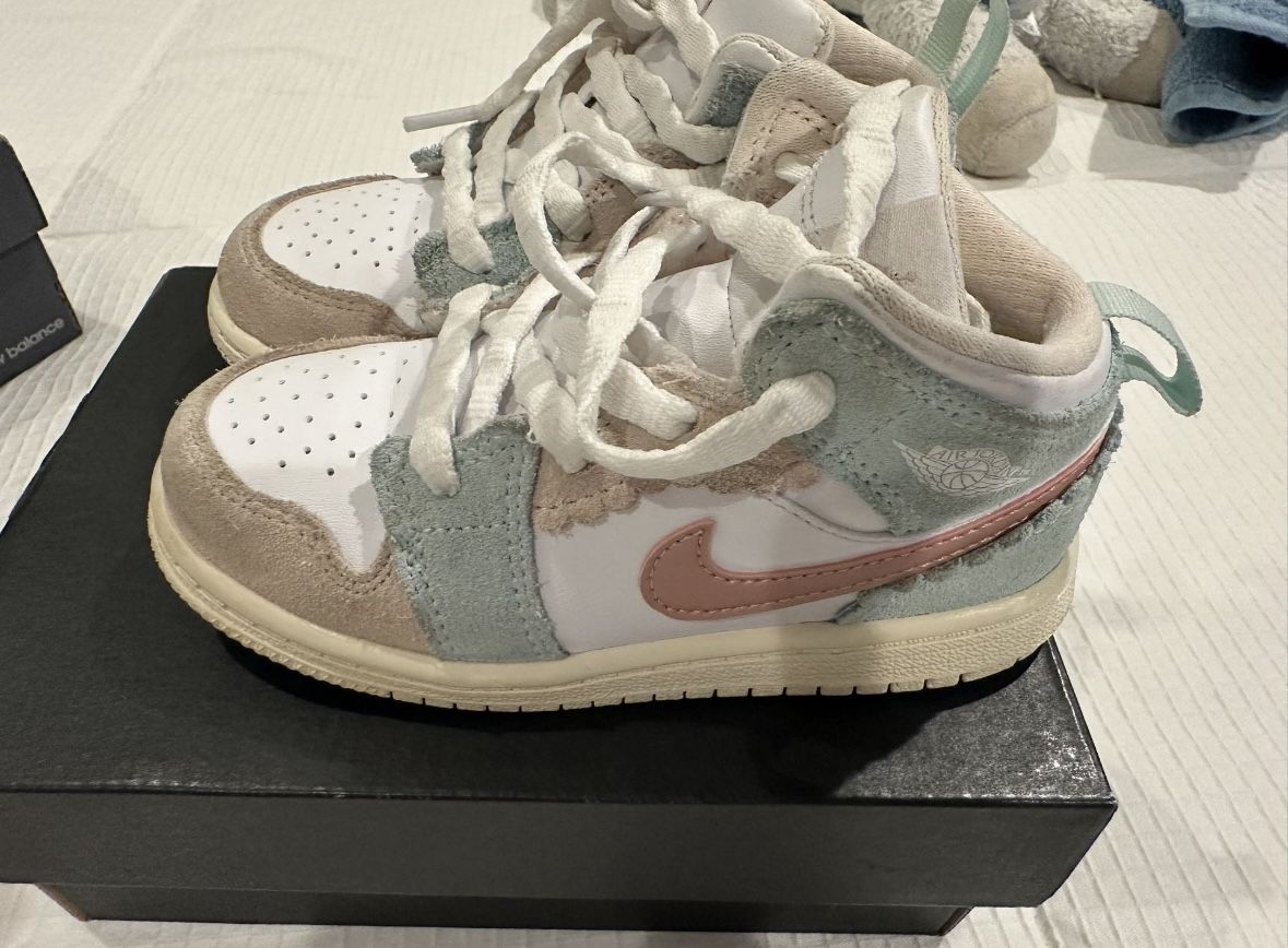 Air Jordan 1 Mid SE TD 'Scalloped Edge' Toddler Girl Size 9