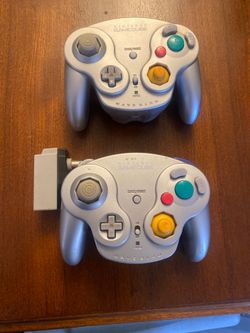 Nintendo game cube controllers