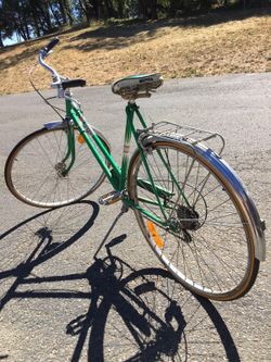 Vintage sears woman bike in good condition