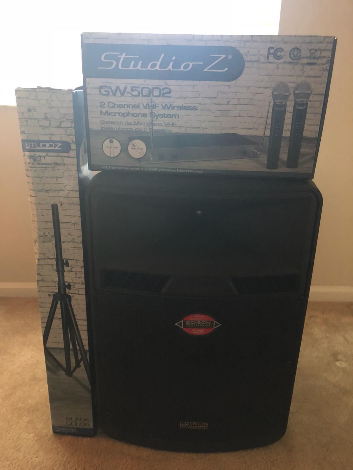 Speaker Edison Professional ST-5000 2000 Watts with Microphone and Standing