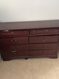 Dresser