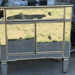 Glass Nite Stands 2 For 100