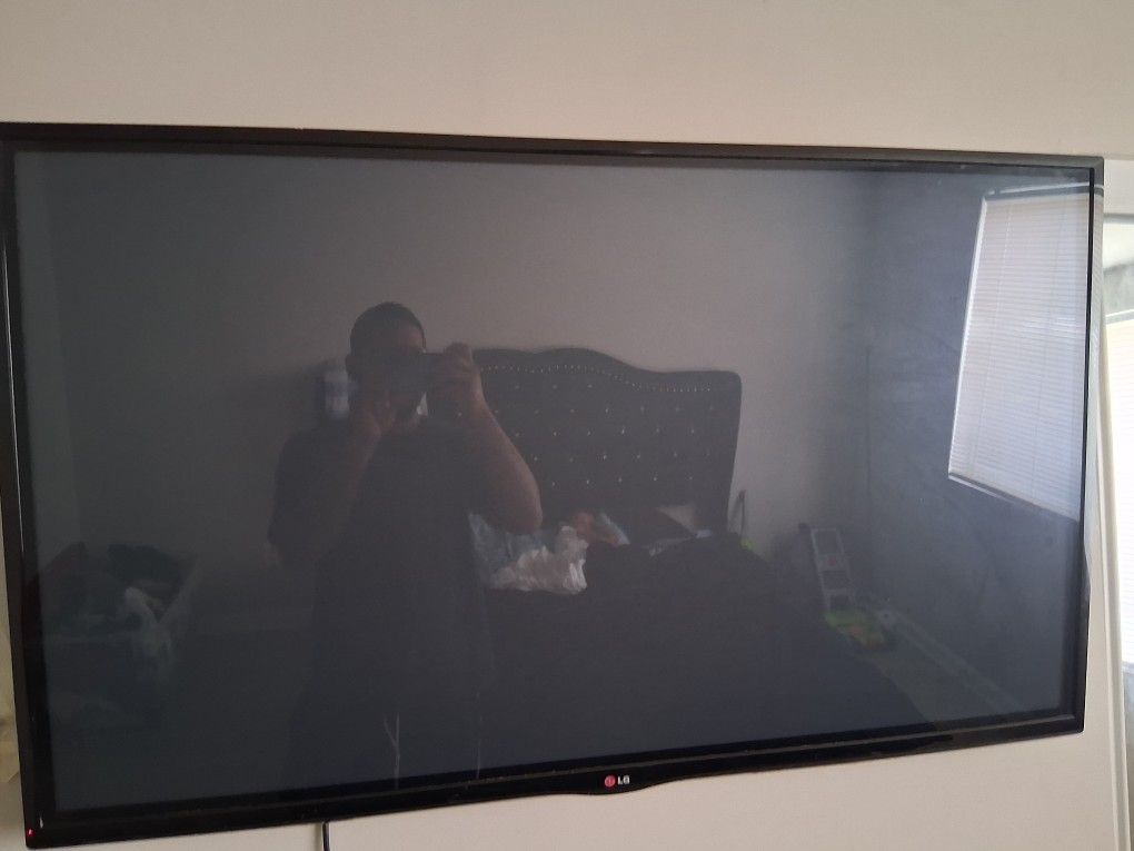 LG TV 51 Inch