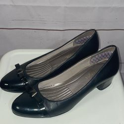 The Dabi ballet flat from Easy Spirit womens size 6