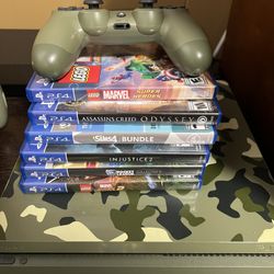 PlayStation 4 slim camouflage edition with games and controller in perfect condition 