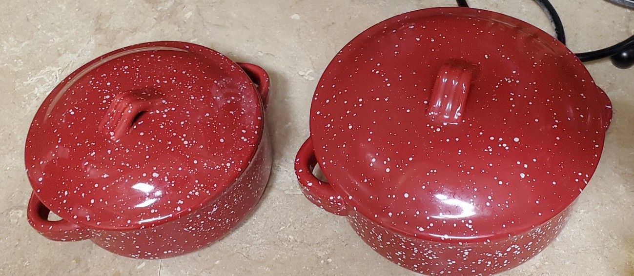2 SMALL BAKING GLASSWARE