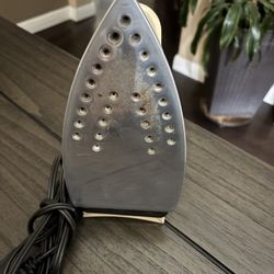 Black and Decker Iron
