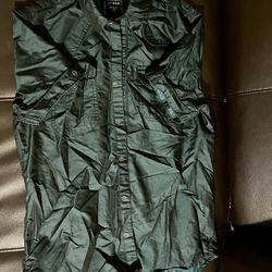 Guess short sleeve shirt size Small - $8