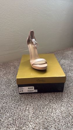 $10 size 6 Heels Thalia