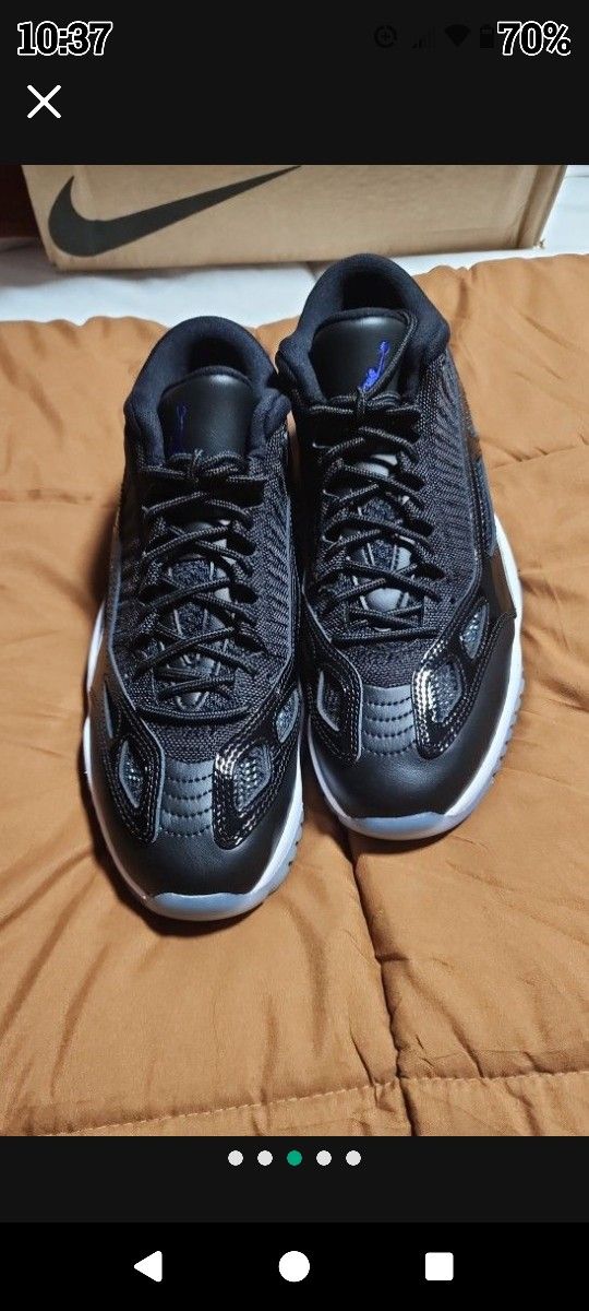JORDAN 11 RETRO LOW MEN SIZE 9- Brand New!