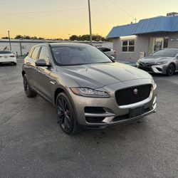 2018 Jaguar F-Space 