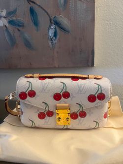 Louis Vuitton Pochette Metis East West