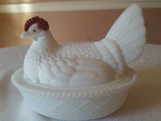 White Milk Glass Red Comb Hen on Diamond Basket Nest