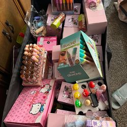 Alot of trunca for girls