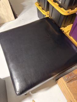 Storage ottoman