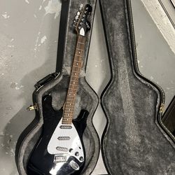 Excellent Condition Black and White Electric Guitar for Sale