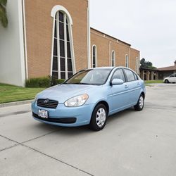 2009 Hyundai accent.