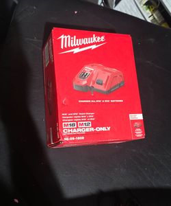 Milwaukee M18 & M12 Rapid Charger