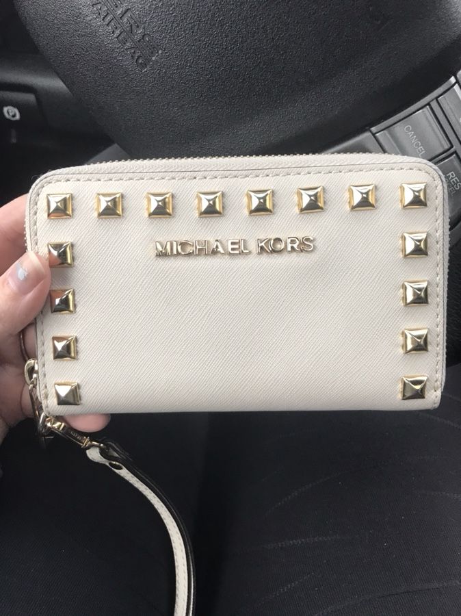 Michael Kors wristlet