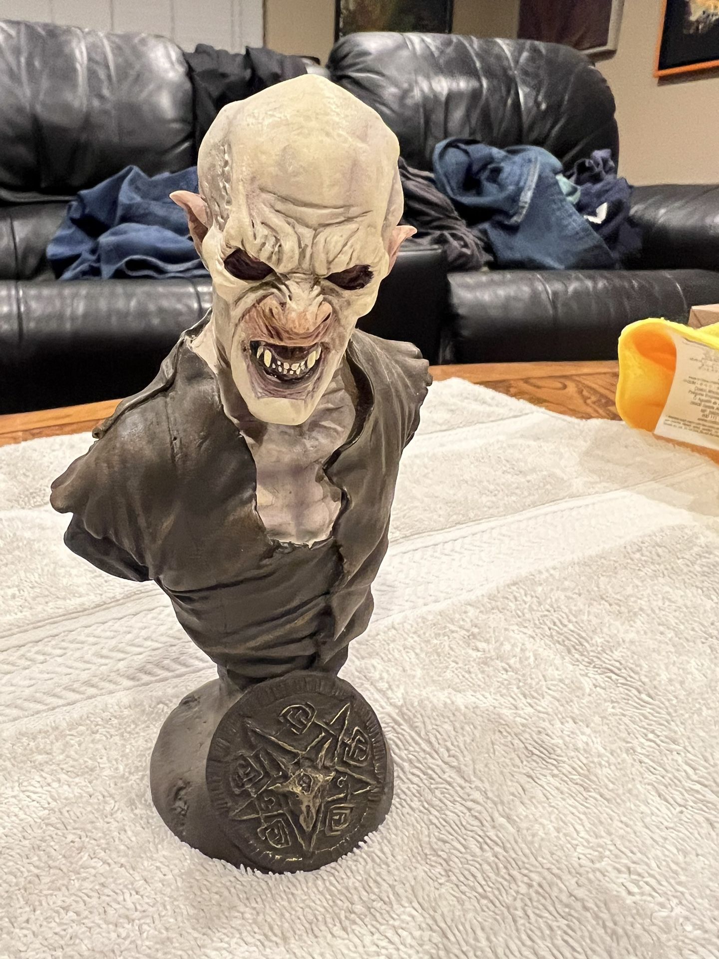 Buffy The Vampire Slayer - Vampire Bust