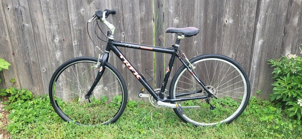 TREK 7300 Multitrack Hybrid Adult 700C Wheels Bicycle 24 Speed Bike