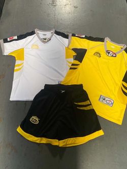 Uniforme combo para niño size 14 y 16 en liquidacion