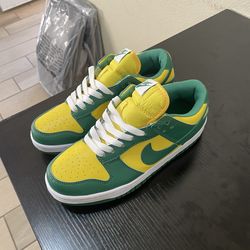 GREEN AND YELLOW AIR FORCES