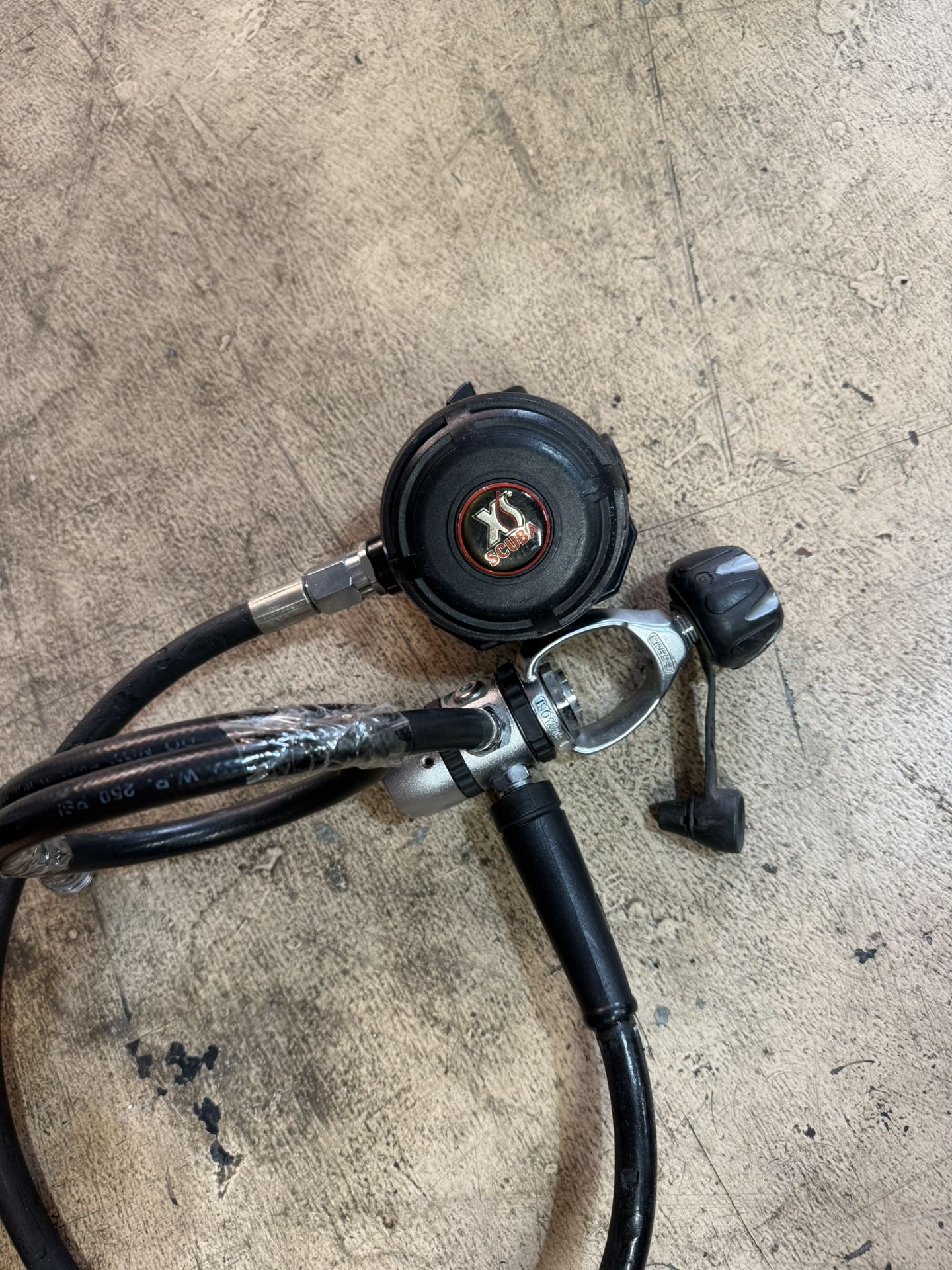 Cressi & XS Scuba Reg - Yoke