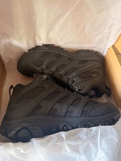 Merrell Low-Top Hiking Shoes size 8