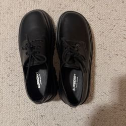 Burberry Women Shoes Size 7 