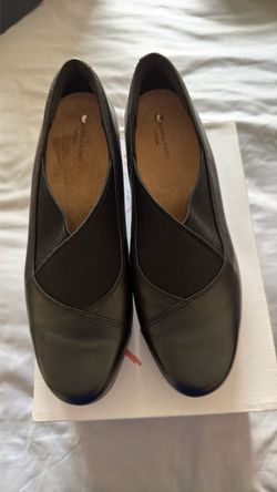 Clarks Unstructured Black Leather Slip-On Flats size 8.5