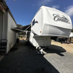 2008 Cardinal 5th Wheel Trailer 32’ Feet 