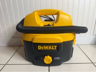 DeWalt 2 Gallon Vacuum Cleaner